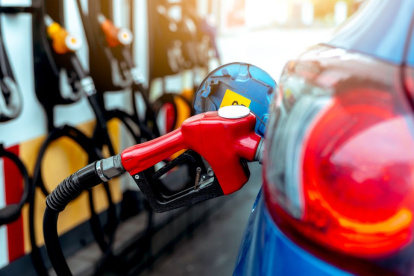 Los precios de las gasolinas en Ecuador se ajustan el 12 de cada mes.