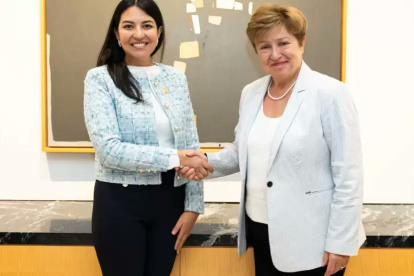 Sariha Moya, ministra de Economía de Ecuador, mantuvo reuniones en Washington con líderes del FMI.