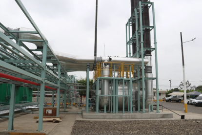 Ministerio de Energía y CELEC EP coordinan el proceso para garantizar suministro eléctrico temporal con energía térmica.