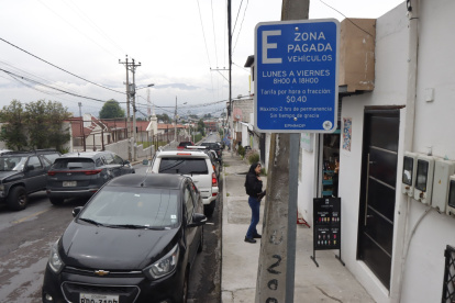 Multas por estacionar sin pagar o exceder el tiempo en Quito pueden llegar hasta los 36,80 dólares en 2024