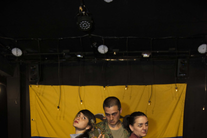 La obra es protagonizada por Isadora Fonseca, Ana Lía Borja y Juan Sebastián Ruales.