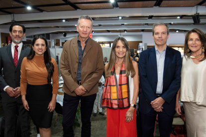 Juan Pablo Sotomayor, Andrea Vásquez, Patricio Álvarez, Caridad Vela, Andrés Burbano de Lara y Mercedes Vela.