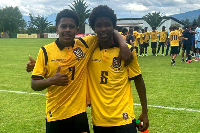 Luis Fragozo (i) fue el goleador de la Tricolor con siete anotaciones en la Youth Cup.