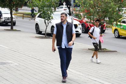 Aquiles Álvarez, alcalde de Guayaquil, llega a Quito para la audiencia del caso Triple A.