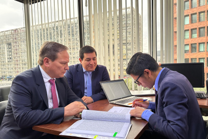 Andrés Arauz firmó su presentación periódica ante la Corte Nacional de Justicia.