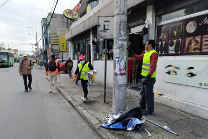 El retiro de propaganda electoral se inició en Conocoto este 13 de junio.