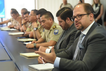 El ministro John Reimberg pide a jueces y fiscales “cumplir su trabajo” y proteger al país del crimen organizado.
