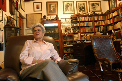 Fotografía de archivo de la expresidenta de Nicaragua, Violeta Barrios de Chamorro.