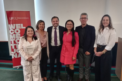 Omar Orellana, gerente de Comunicaciones Externas del Clúster Andino; la Dra. Ximena Garzón, decana de la Escuela de Salud Pública de la USFQ; junto a un grupo de destacados profesionales, participaron en el acto de lanzamiento de los Premios 2025