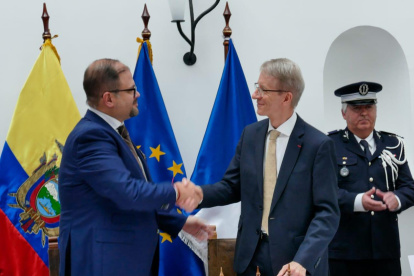 El Gobierno de Francia realizó una donación de equipamiento de seguridad con el objetivo de fortalecer a la Policía Nacional en su lucha contra el crimen organizado