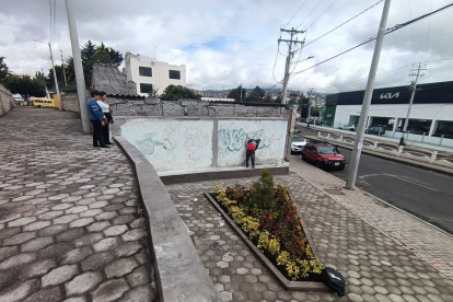 En el pasaje, hace falta construir jardineras y retocar otros espacios.