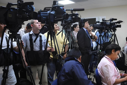 La oenegés alertan del deterioro de la liberta de prensa en El Salvador.