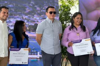 El presidente Daniel Noboa durante el anuncio del fortalecimiento del plan de créditos para emprendedores, en Portoviejo.