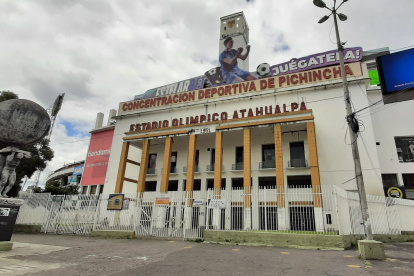 La fachada exterior del Estadio Olímpico Atahualpa, ubicado en Quito.