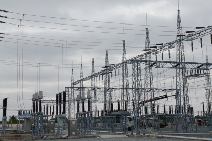 El Gobierno da un plazo 18 meses a 172 empresas para que generen su propia energía eléctrica.