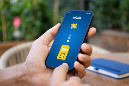 La eSIM permite activar una línea móvil remotamente: solo necesitas un celular compatible, un código QR y conexión a internet.