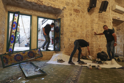Vista de los destrozos causados por un ataque iraní en Haifa (Israel), este viernes 20 de junio de 2025.