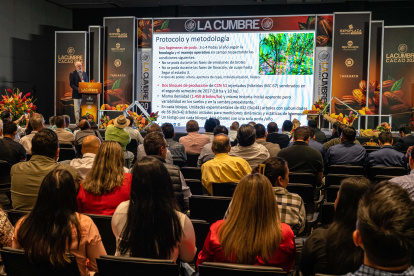 Participantes durante una edición pasada de la Cumbre del Cacao en Guayaquil
