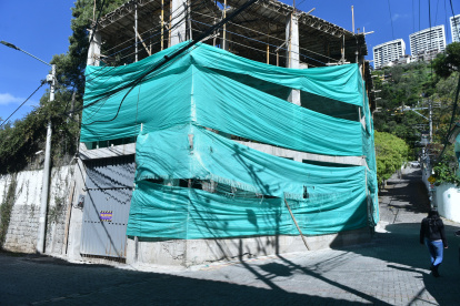 La AMC colocó el sello de suspensión en la obra que fue retirado. En abril, el Ministerio lo colocó nuevamente.