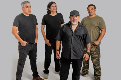 Sus integrantes son Marco Paucar (guitarra y voz), Anthony Ayora (bajo y coros), Julio Salame (guitarra) y Gabriel Ávila (batería y coros).
AG-Expresiones