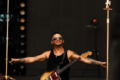 Alejandro Sanz continúa con sus planes profesionales y familiares, mientras se ve rodeado por el escándalo ocasionado por una exfan.