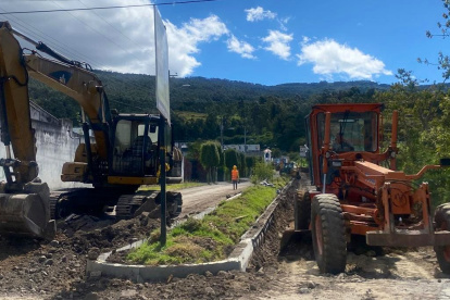 Obras. El adoquinado mejorará las vías de Amaguaña.