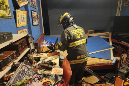 Una de las habitaciones resultó afectada por la deflagración.