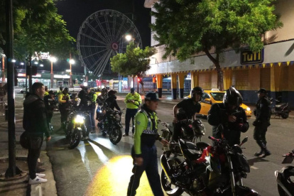 En una semana, según cifras oficiales, se ejecutaron 900 operativos de control en la ciudad. Pese a ello, la ciudadanía no se siente segura.