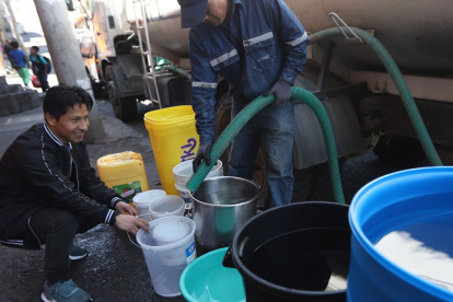 Los cortes de agua masivos ocurren a semana seguida en Quito. El pasado jueves también hubo suspensión del servicio en el sur de Quito.