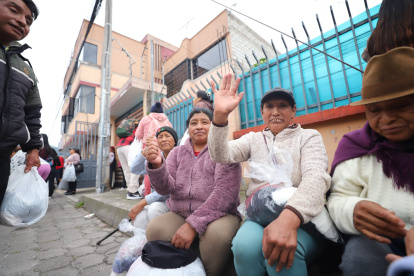 Personas en situación de pobreza pueden acceder a créditos de hasta $1.320, pero dejarán de recibir el bono.