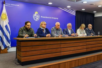 Ministros uruguayos durante una rueda de prensa, este lunes, 23 de junio de 2025 en Montevideo (Uruguay).
