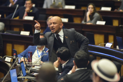 El asambleísta de ADN Andrés Castillo presenta datos sobre la situación de adolescentes infractores.