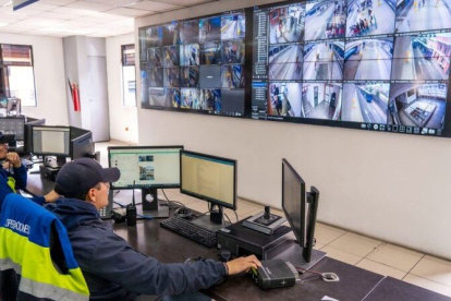 Mediante un sistema se monitorea el sistema de transporte municipal.