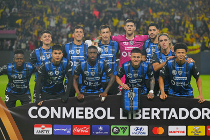 Foto del equipo de Independiente del Valle en un partido de la Copa Libertadores 2025.