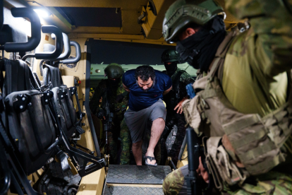 Alias Fito fue trasladado bajo fuerte resguardo militar al Centro de Rehabilitación Social La Roca, en Guayaquil.