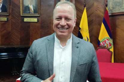 Franco Quezada fue notificado de su destitución durante una sesión extraordinaria del Concejo.