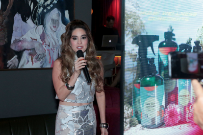 Nicole durante la presentación de su nueva línea de productos Selfie by Nikka.