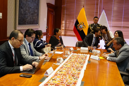 El presidente de la Asamblea Niels Olsen mantuvo una corte reunión con los jefes de las bancadas.