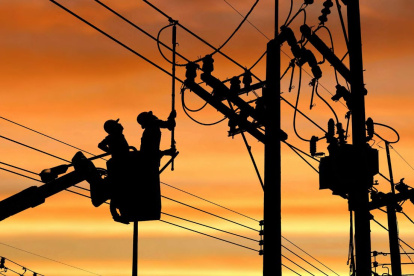 Los cortes de luz este 27 de junio en algunos cantones del Ecuador responden a un mantenimiento en la red eléctrica.