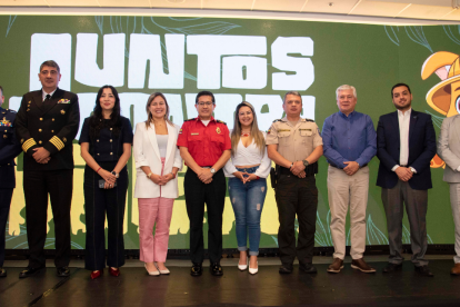 Jiadach Portilla, Raúl Calderón, Carolina Andrade, Estefanía Grunauer, Esteban Cárdenas, Diana Cruz, Holger Cortez, Bernardo Abad, Gustavo Chiriboga y Juan Báez.