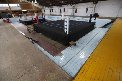 Así luce el interior del gimnasio de boxeo de San Roque, donde entrenan un centenar de deportistas.