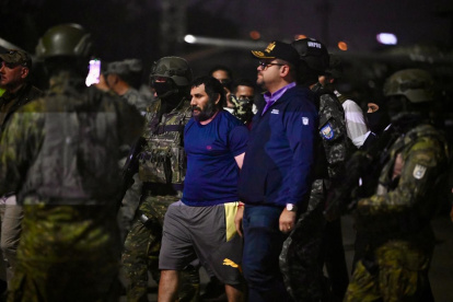 Fito. Adolfo Macías V. junto con los ministros John Reimberg, de Interior, y Gian Carlo Loffedo, de Defensa.