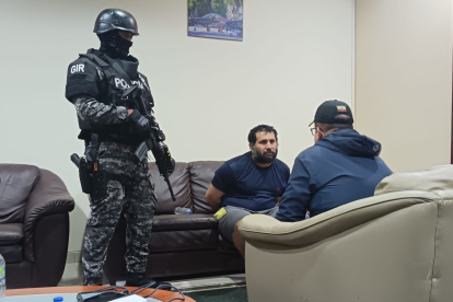 El ministro del Interior John Reimberg acudió al lugar en el que fue recapturado alias Fito el pasado 26 de junio de 2025