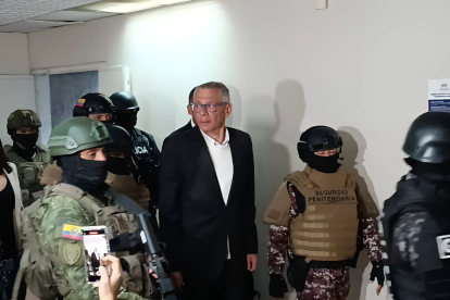 Jorge Glas es sentenciado a 13 años de cárcel.