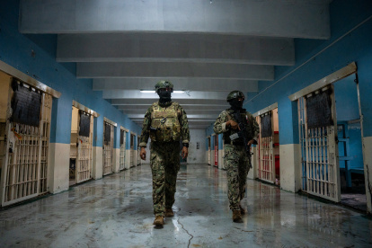 En la Penitenciaría del Litoral, que tiene presencia militar, existen espacios exclusivos para personas privadas de libertad que tienen tuberculosis.