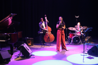 La cantante germano-argentina Sabeth Pérez regresó a Ecuador luego de más de una década para liderar la quinta edición de las New York Jazz Sessions, la primera con voz principal.