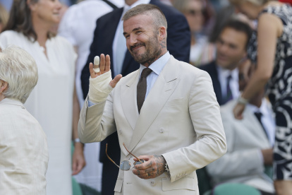 El exfutbolista David Beckham estuvo en el campeonato de Wimbledon, en Gran Bretaña, el 30 de junio de 2025.