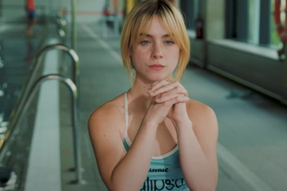 Clara Galle se preparó física y mentalmente para su papel como nadadora profesional en Olympo, la nueva serie de Disney+.