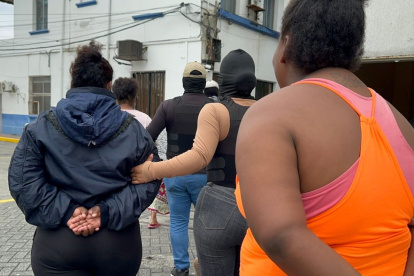 Policía capturó a varios sospechosos del delito de tráfico de personas.