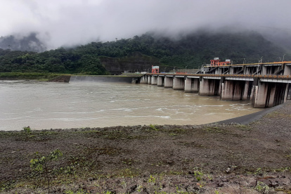 La Central Hidroeléctrica Coca Codo Sinclair de 1,500 megavatios (MW) está ubicada en la provincias de Napo.